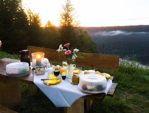 Sonnenaufgangsfrühstück auf dem Sommerberg mit sleeperoo